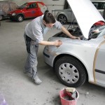 Vorbereitung und Ankleben zum Lackieren Vorbereitung und Ankleben zum Lackieren